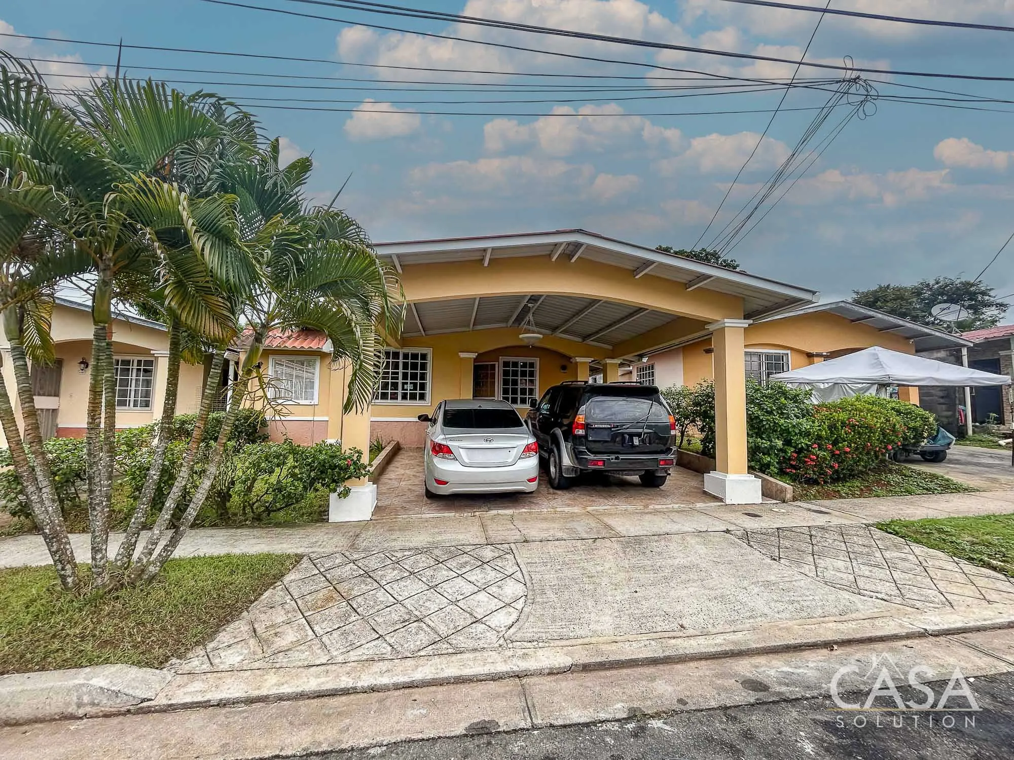 3-bedroom Home for Sale Near the Under Construction Metro Station of Ciudad del Futuro, Arraijan, Panama West. Close to schools, shopping, and key services.