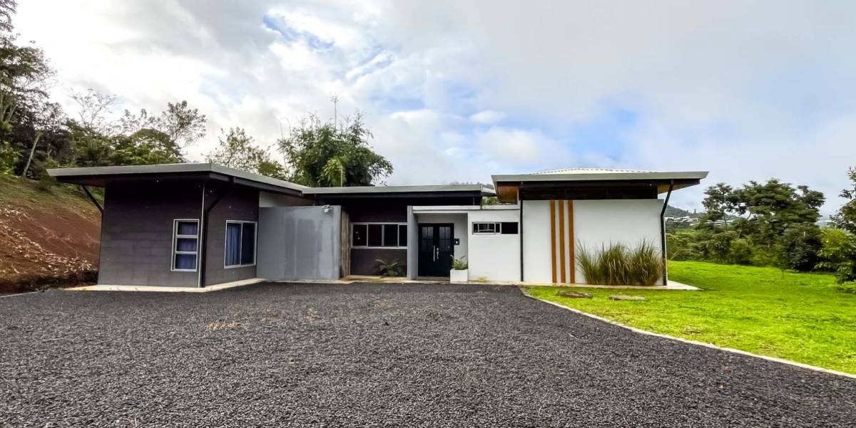 Modern 3BR Home in Gated Turrialba Community